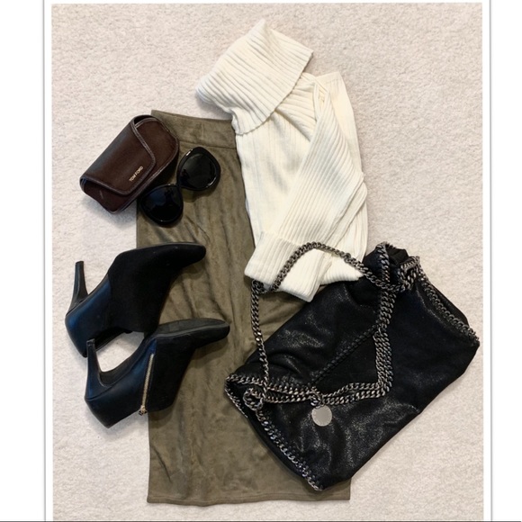 Missguided Faux Suede olive / khaki midi skirt - Picture 4 of 7